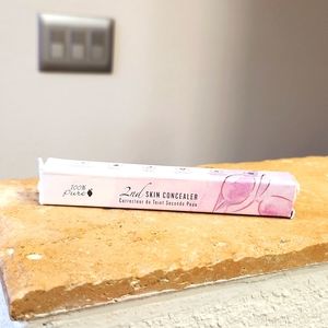 100% Pure Concealer